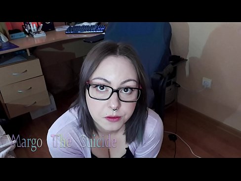 ❤️ Garota Sexy com Dildo de Óculos Chupa Profundamente na Câmera ❤️ Porno vídeo em nós ❌❤